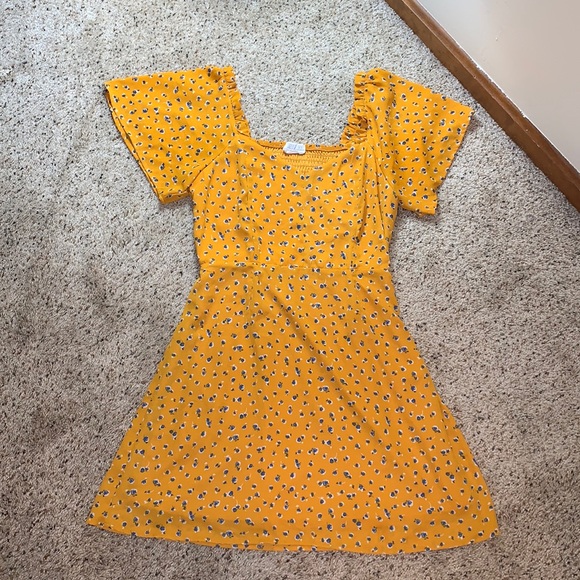 Sienna Sky Dresses & Skirts - Sienna Sky Yellow Floral Flutter Sleeve Dress- M